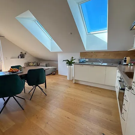 Eight Premium Seekirchen, Charmante 3-zi-dachgeschoss-wohnung Mit Balkon Apartment *