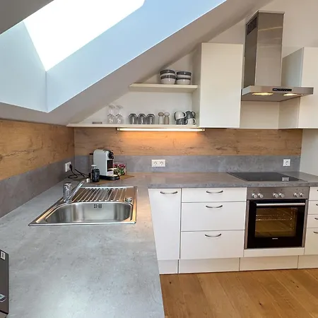 Eight Premium Seekirchen, Charmante 3-zi-dachgeschoss-wohnung Mit Balkon Seekirchen am Wallersee