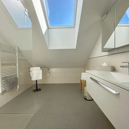 Eight Premium Seekirchen, Charmante 3-zi-dachgeschoss-wohnung Mit Balkon Seekirchen am Wallersee