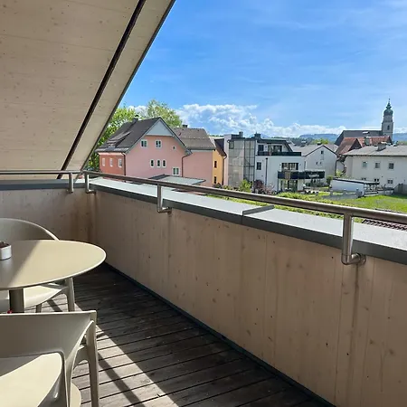 Eight Premium Seekirchen, Charmante 3-zi-dachgeschoss-wohnung Mit Balkon