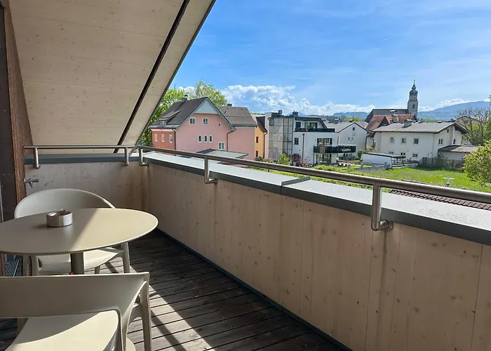 Eight Premium Seekirchen, Charmante 3-zi-dachgeschoss-wohnung Mit Balkon